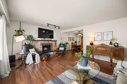 Kitchen Island Photo of 5866 179a Street, Surrey, BC