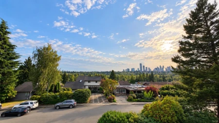 5755 Monarch Street, Burnaby, BC, Burnaby — Single Family Residence for sale