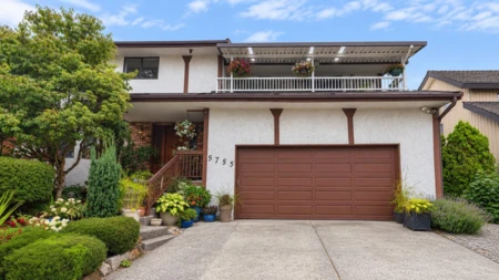 5755 Monarch Street, Burnaby, BC, Burnaby — Single Family Residence for sale