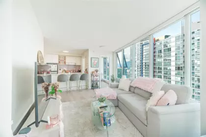 Breakfast Nook Photo of 2308 111 W Georgia Street, Vancouver, BC