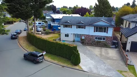 Swimming Pool Photo of 6220 Spender Drive, Richmond, BC