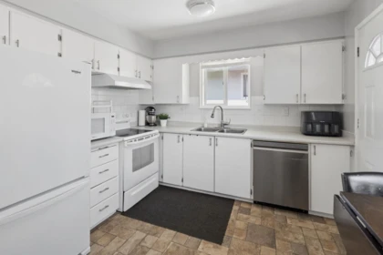 Breakfast Nook Photo of 3464 Vincent Street, Port Coquitlam, BC