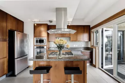 Breakfast Nook Photo of 202 550 17th Street, West Vancouver, BC