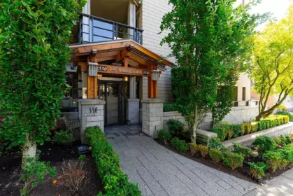 Exterior Rear Photo of 202 550 17th Street, West Vancouver, BC