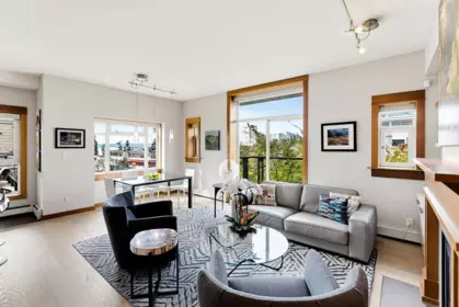 Family Room Photo of 202 550 17th Street, West Vancouver, BC
