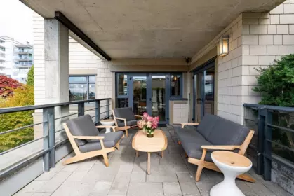 Office / Den Photo of 202 550 17th Street, West Vancouver, BC
