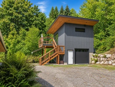 Front Yard Photo of 421 Laurel Street, Gibsons, BC