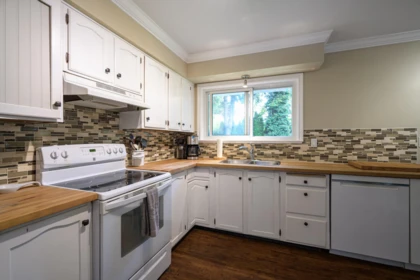 Basement Recreation Room Photo of 5378 4th Avenue, Tsawwassen, BC