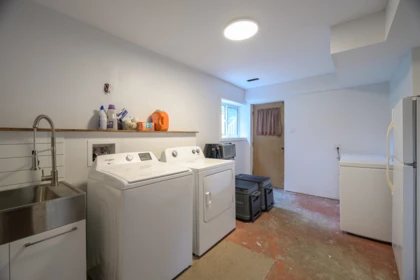 Hot Tub / Spa Photo of 5378 4th Avenue, Tsawwassen, BC