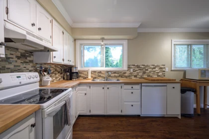 Laundry Room Photo of 5378 4th Avenue, Tsawwassen, BC