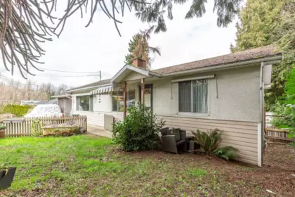 Family Room Photo of 13221 112b Avenue, Surrey, BC