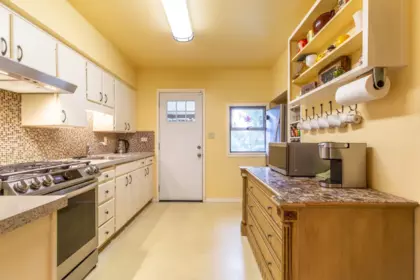Kitchen Photo of 13221 112b Avenue, Surrey, BC