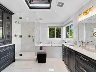 Garage Interior Photo of 1524 Ottawa Avenue, West Vancouver, BC
