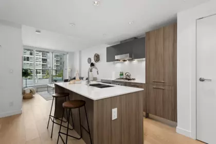Primary Bathroom Photo of 531 2220 Kingsway Street, Vancouver, BC