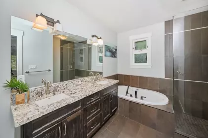 Entry Foyer Photo of 21673 River Road, Maple Ridge, BC