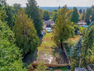Swimming Pool Photo of 21673 River Road, Maple Ridge, BC