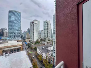 Office / Den Photo of 912 933 Seymour Street, Vancouver, BC
