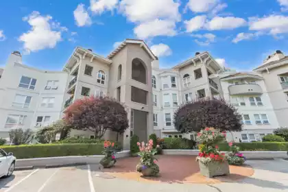 313 3172 Gladwin Road, Abbotsford, BC, Abbotsford — Apartment/Condo for sale
