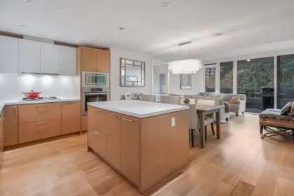 404 888 Arthur Erickson Place, West Vancouver, BC, West vancouver — Apartment/Condo for sale