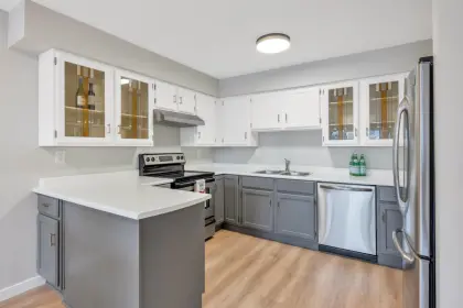 302 13316 Old Yale Road, Surrey, BC, Surrey — Apartment/Condo for sale