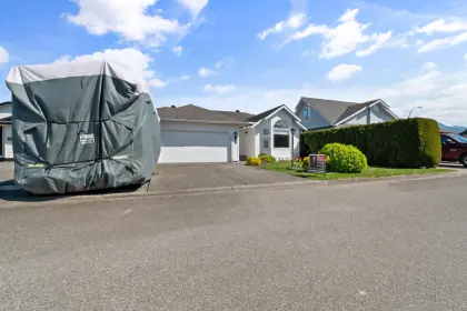 7256 Bluejay Place, Chilliwack, BC, Chilliwack — Single Family Residence for sale