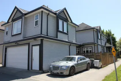 19501 71a Avenue, Surrey, BC, Surrey — Single Family Residence for sale