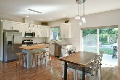 6206 Sitka Road, Sechelt, BC, Sechelt — Single Family Residence for sale