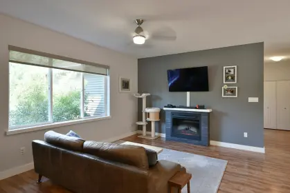 6206 Sitka Road, Sechelt, BC, Sechelt — Single Family Residence for sale
