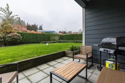 112 2242 Whatcom Road, Abbotsford, BC, Abbotsford — Apartment/Condo for sale