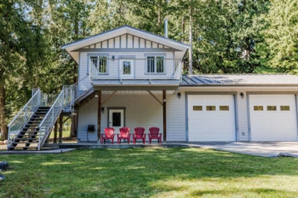 Hot Tub / Spa Photo of 1356 Roberts Creek Road, Roberts Creek, BC