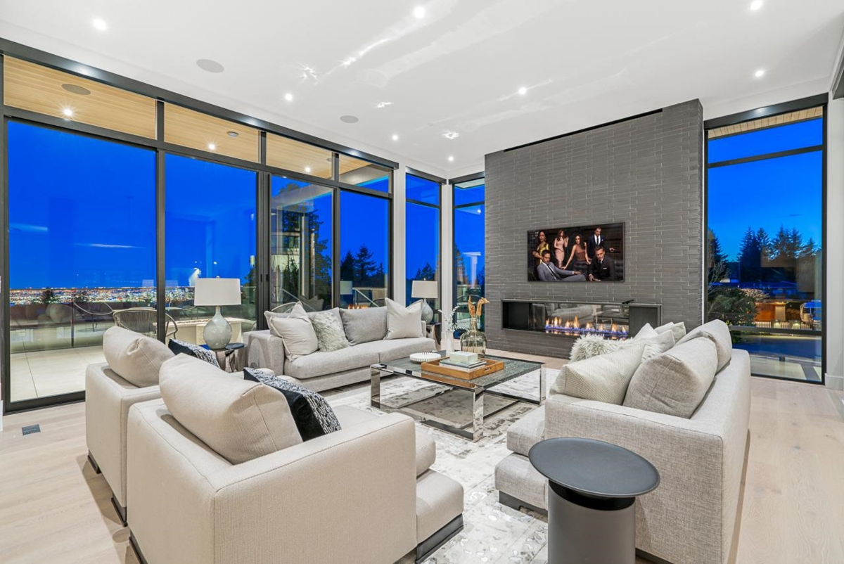 Exterior Front Photo of 1015 Greenwood Place, West Vancouver, BC