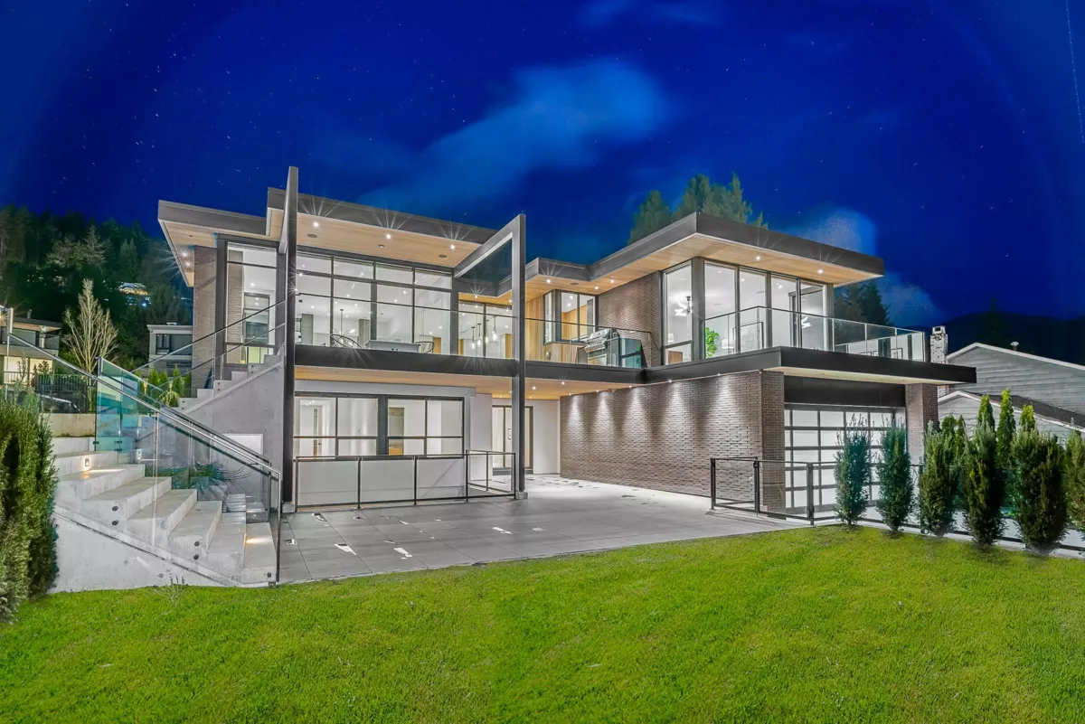 Family Room Photo of 1015 Greenwood Place, West Vancouver, BC