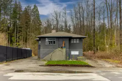 2336 Old Dollarton Road, North Vancouver, BC, Seymour NV — 3 bed single family residence for sale