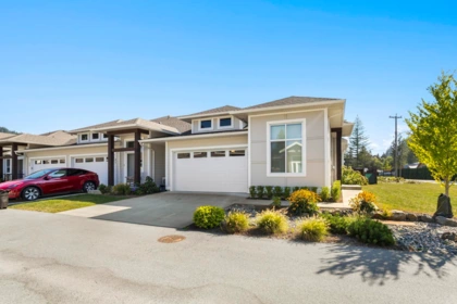 33 628 Mccombs Drive, Harrison Hot Springs, BC, Harrison Hot Springs — Half Duplex for sale