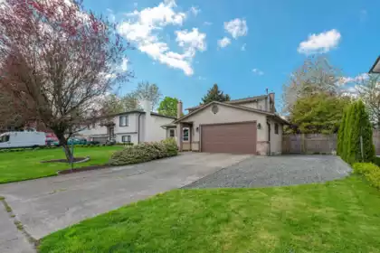 9275 212b Street, Langley, BC, Langley — Single Family Residence for sale