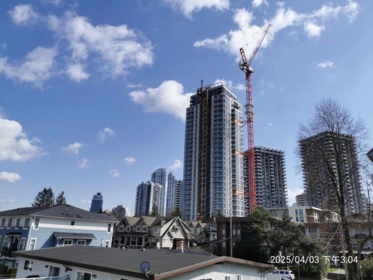 305 5568 Barker Avenue, Burnaby, BC, Burnaby — Apartment/Condo for sale
