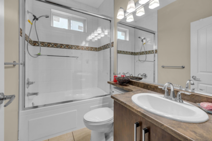 Hallway Photo of 12938 107 Avenue, Surrey, BC