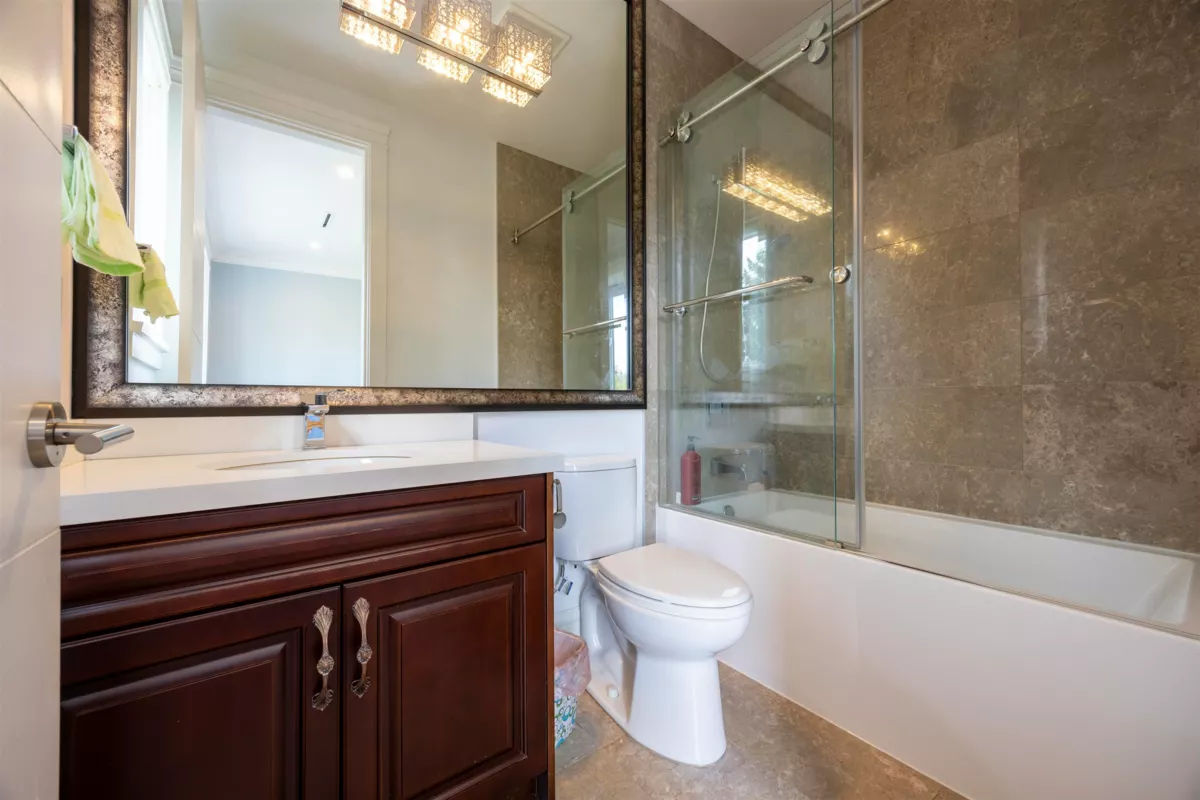 Basement Recreation Room Photo of 14461 28 Avenue, Surrey, BC