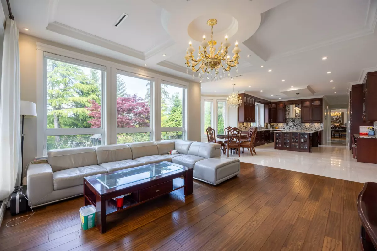 Guest Bathroom Photo of 14461 28 Avenue, Surrey, BC