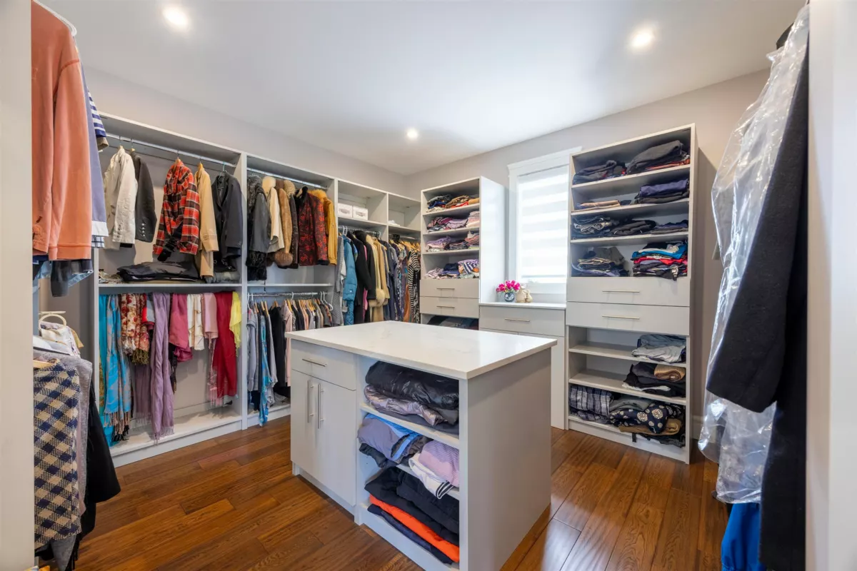 Hallway Photo of 14461 28 Avenue, Surrey, BC