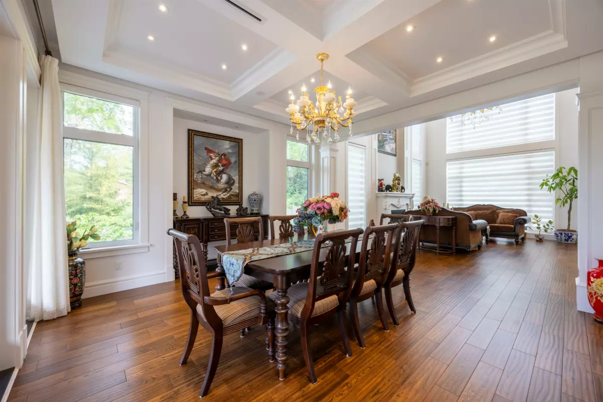 Kitchen Island Photo of 14461 28 Avenue, Surrey, BC
