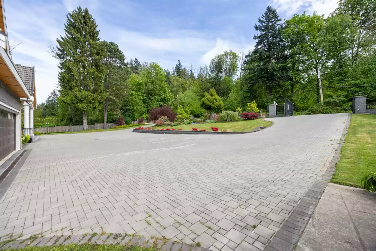 Living Room Photo of 14461 28 Avenue, Surrey, BC