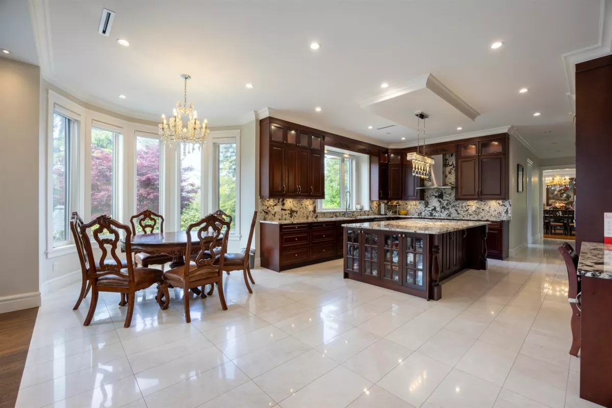 Walk-In Closet Photo of 14461 28 Avenue, Surrey, BC