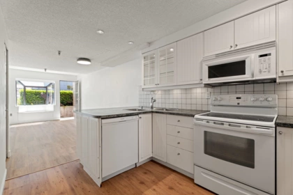 122 1363 Clyde Avenue, West Vancouver, BC, West Vancouver — Apartment/Condo for sale