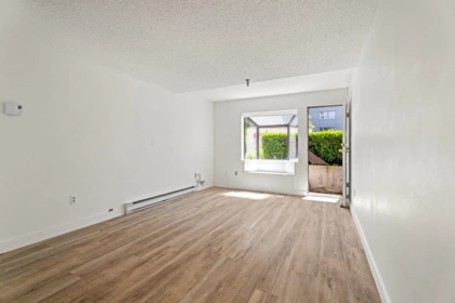 122 1363 Clyde Avenue, West Vancouver, BC, West Vancouver — Apartment/Condo for sale