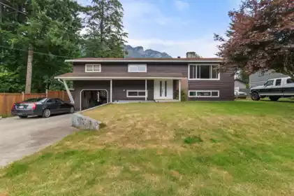 21254 Mountview Crescent, Hope, BC, Hope — Single Family Residence for sale