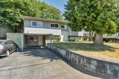 Family Room Photo of 11415 87 Avenue, Delta, BC
