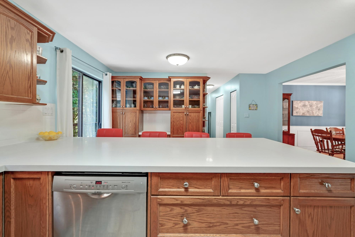 Breakfast Nook Photo of 24240 113 Avenue, Maple Ridge, BC