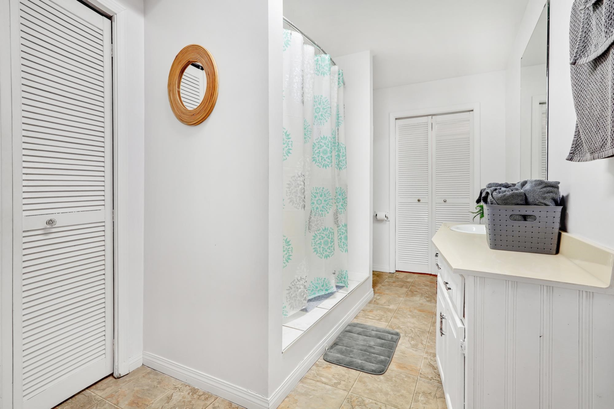 Entry Foyer Photo of 24240 113 Avenue, Maple Ridge, BC