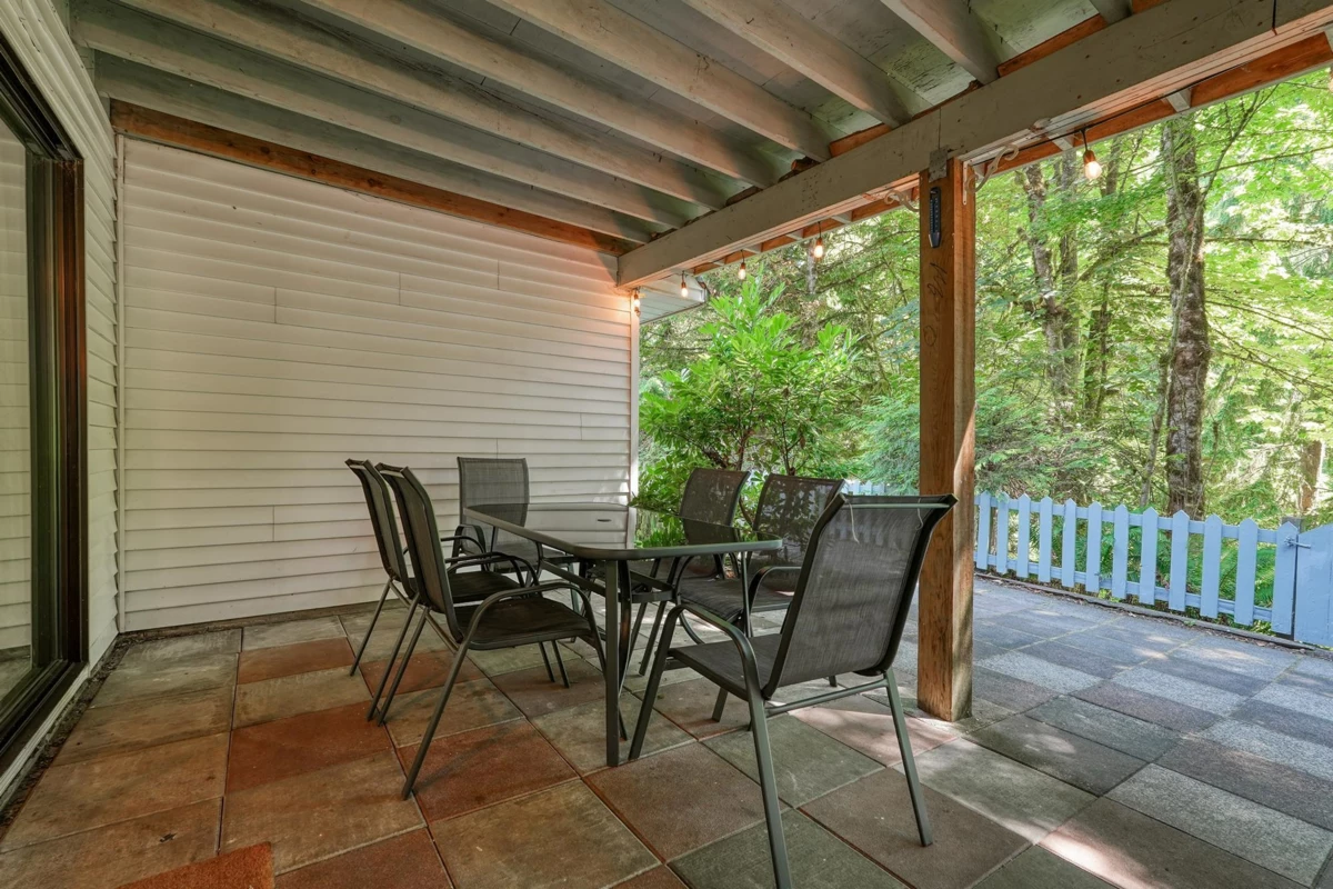 Hot Tub / Spa Photo of 24240 113 Avenue, Maple Ridge, BC